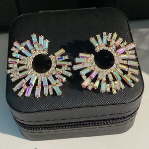 🔆Gold Tone Circular Iridescent Crystal Bar Post Back Drop Earrings